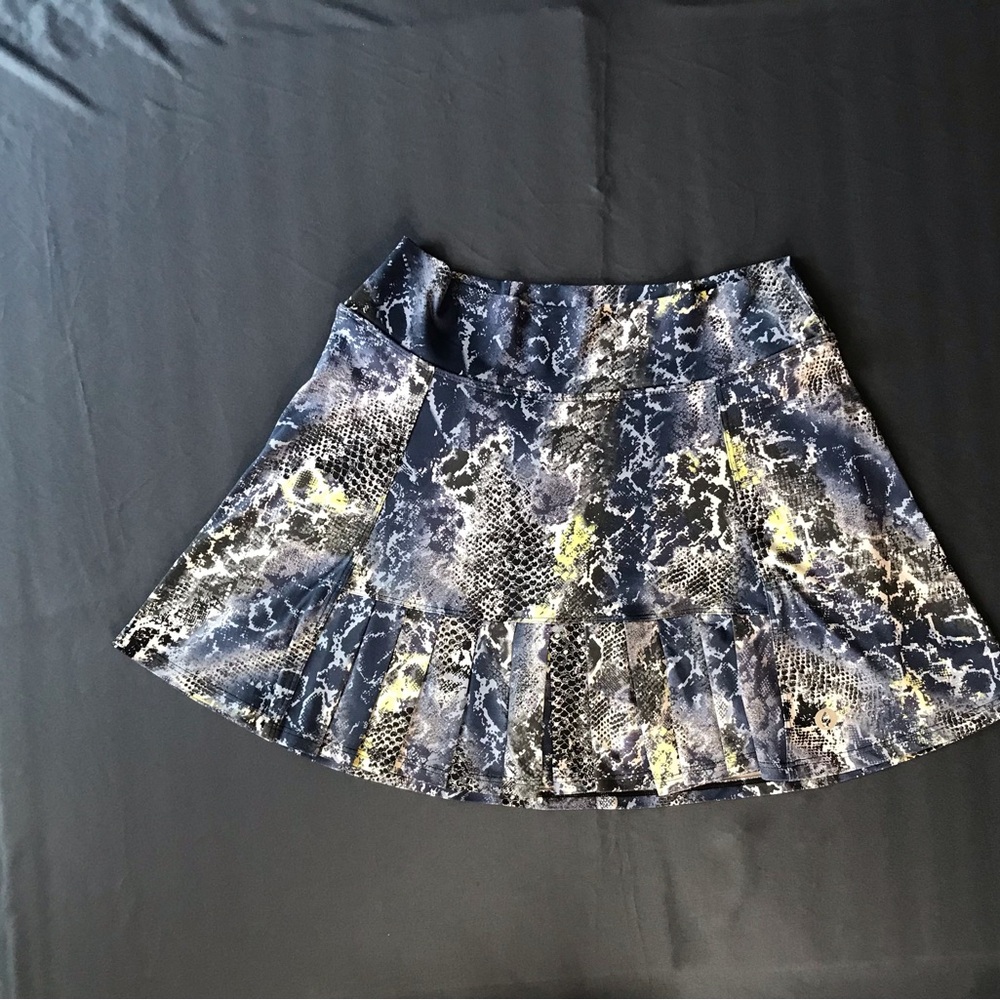 Dona Jo jojo skort size 2 L Blue snakeskin tennis golf pickleball